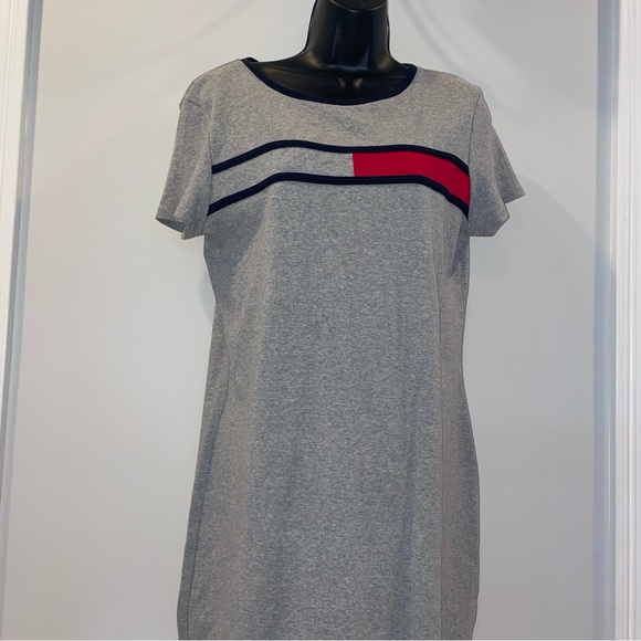 Tommy Hilfiger t-shirt dress - Picture 3 of 5